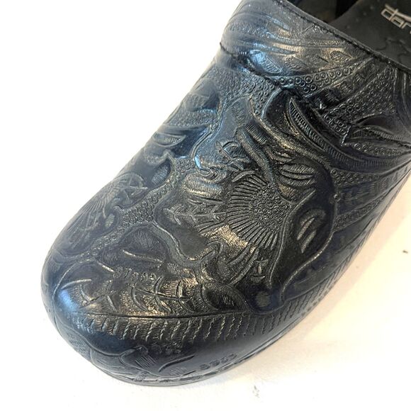 Dansko Black Tooled Leather Clogs Slip On Size 38 Professional Medical - Picture 9 of 10